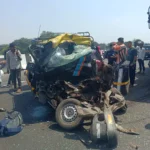 कार – सिमेंट मिक्सर ट्रकची समोरासमोर धडक: कारमधील 11 जण जागीच ठार