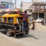 लोणार शहरात रोजच अवैध प्रवासी वाहतुकीचा धुमाकूळ;  पोलिस प्रशासनासह लोकप्रतिनिधी  सिद्धार्थ खरात यांचे  ही  दुर्लक्ष?