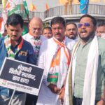 बुलडाण्यात कांग्रेस पक्षाच्यावतीने शेतकरी कर्जमाफीच्या शासन निर्णयाची होळी