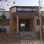 लोणार तहसील कार्यालयात वीज गुल होताच कामकाज ठप्प!